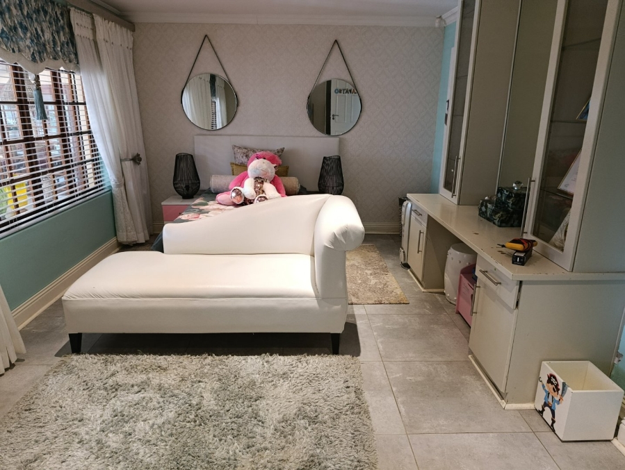 5 Bedroom Property for Sale in Heuwelsig Free State